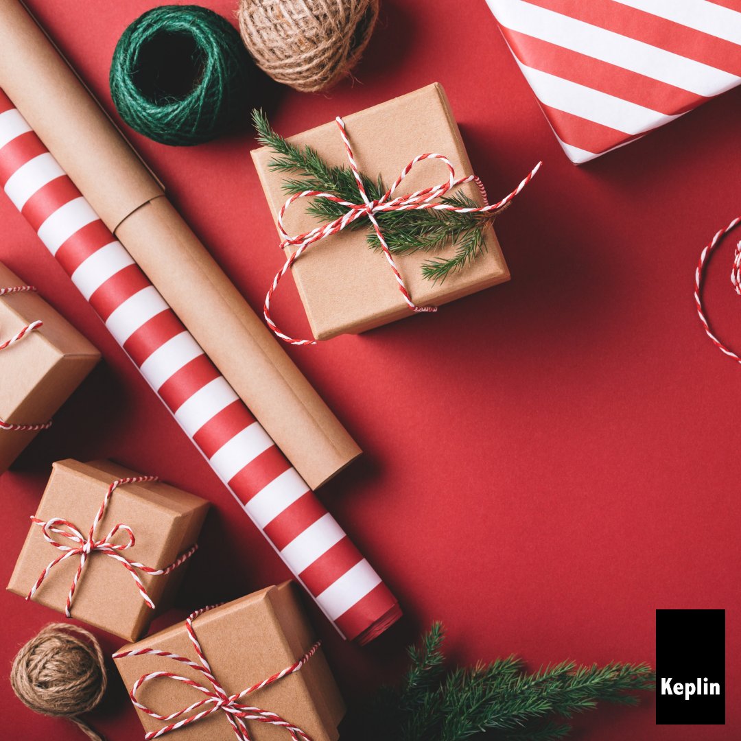 KeplinOnline's tweet photo. 10 days until Christmas 🎁🌟

#keplin #packaging #wrapping #wrappingpaper #kraftpaper #kraftwrappingpaper #gifts #homemade #presents #birthdays #christmastree #xmas #merrychristmas #christmasdecor #christmastime #christmasiscoming #holidays #christmasdecorations #christmasgifts https://t.co/aq0ZPHgCn1