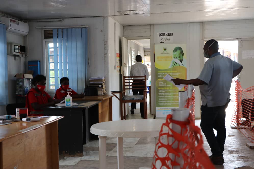 UgandaRedCross's tweet photo. Welcome to Mpondwe border Point. Before you cross into #Uganda, Our Volunteers are happy to screen you for #COVID19 and guide you through the SOPs to ensure you are safe from the Pandemic. #WashYourHands 
#WearYourMask  
#ObserveSocialDistance 
With support from @DRKvorOrt https://t.co/cJ2APLwqCh