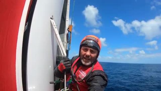 Cecile_Saint_C's tweet photo. Voile - Vendée Globe - Yannick Bestaven (Maître Coq IV), actuel 2e du Vendée Globe : « On n'est pas des alpinistes » https://t.co/ybGXvnCZf9 https://t.co/oZFpoQbHhV