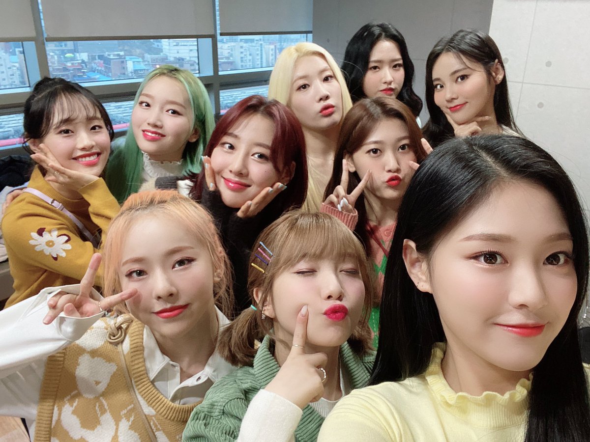 해요TV (@heyotv_imbc) on Twitter photo 📣퇴근길 노래방을 접수하러 ✨이달의 소녀✨가 왔다‼️
이달소 노래방🎤오픈 D-6🗓
🔜12월 21일 월요일 7PM 해요티비 유튜브에서 만나요👀
(선공개 12월 17일 목요일 7PM)
<a href="/loonatheworld/">이달의 소녀(LOOΠΔ)</a>
#이달의소녀 #LOONA #해요티비 #HEYOTV #퇴근길노래방 📣퇴근길 노래방을 접수하러 ✨이달의 소녀✨가 왔다‼️
이달소 노래방🎤오픈 D-6🗓
🔜12월 21일 월요일 7PM 해요티비 유튜브에서 만나요👀
(선공개 12월 17일 목요일 7PM)
<a href="/loonatheworld/">이달의 소녀(LOOΠΔ)</a>
#이달의소녀 #LOONA #해요티비 #HEYOTV #퇴근길노래방