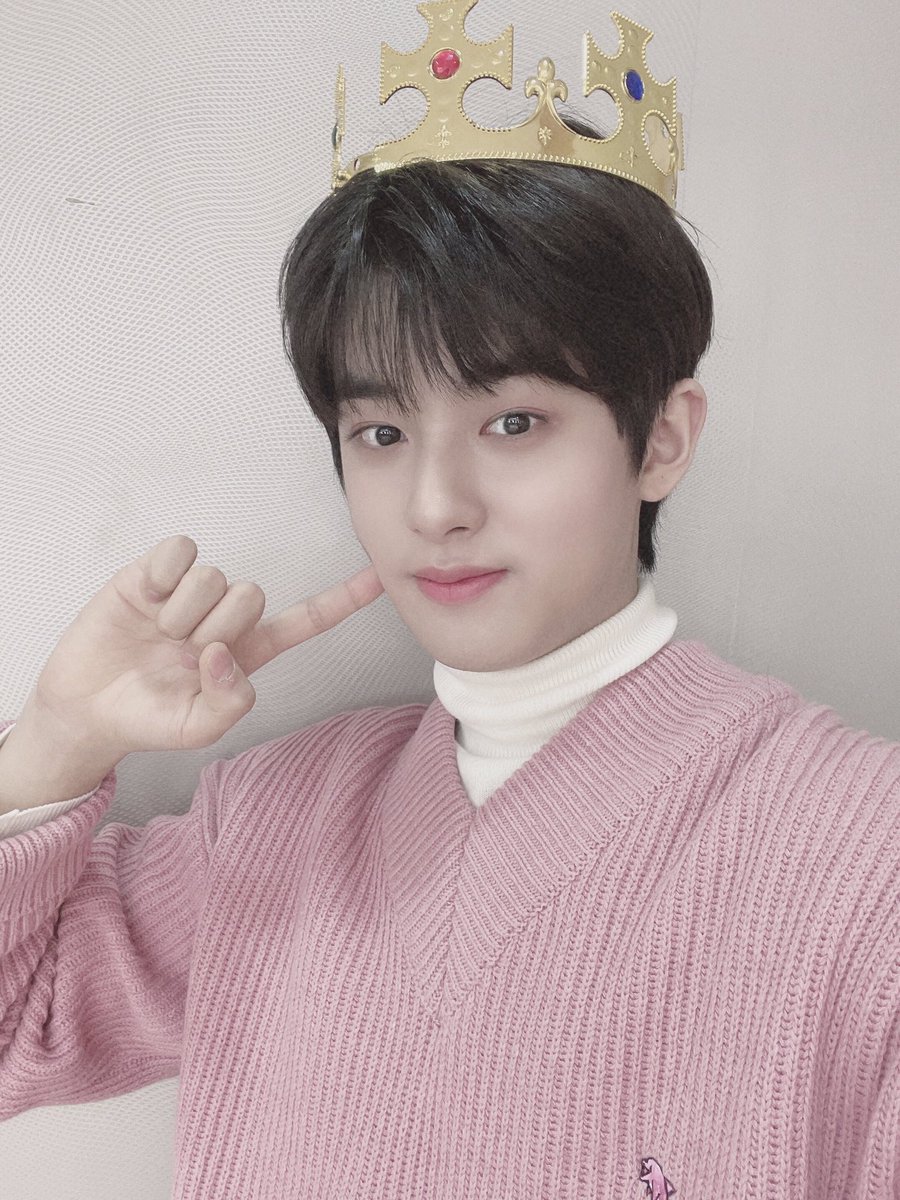 kimminkyu_jp's tweet photo. [💌SPECIAL]
201215 #THESHOW 
ピンク王子 ミンギュのおかげで
1日が甘くなった..💕

#キム・ミンギュ #KIMMINKYU #김민규 https://t.co/VUM4L4kdvO