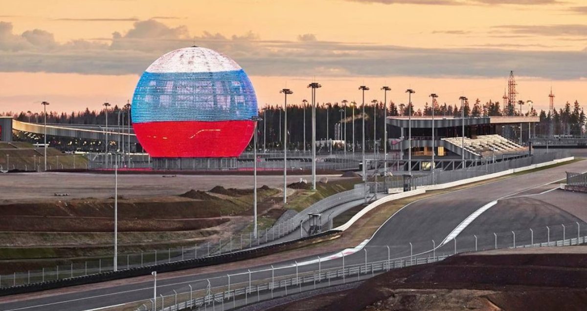 gponedotcom's tweet photo. Superbike, Calendario 2021: è sfida a tre per il 13° round: La Germania è in pole, ma in attesa c’è anche la Russia con la novità Igora Drive e il Qatar pronto a subentrare, ma i rischi non mancano https://t.co/7B7P6OBF4b https://t.co/q6UnW94kgC