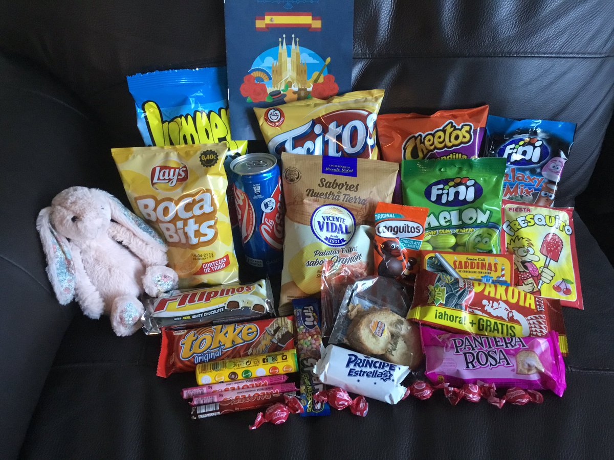 It arrived so quickly and my goodness it is Spain, I’ve been wanting it to be a Spain box and this one is certainly not a let down at all. It is full this month and EVERYTHING looks delicious. <a href="/SnackSurpriseUK/">SnackSurprise®</a>