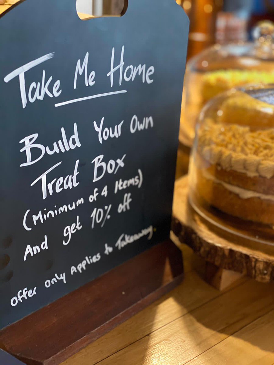 96degreescoffee's tweet image. What the sign says!! 🤩🍰

That’s right... you can build your own treat box with a minimum of 4 items and receive 10% OFF ! 🤩

Come in to get yours !! 🍰☕️

•
•
•

#treatboxes #treatboxes #cakesofinstagram #homemade #homemadecakes #treats #treatbox #custardslice