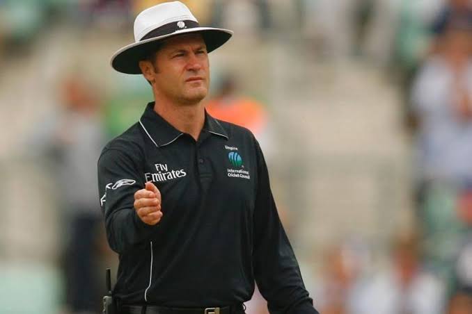Best Umpire? Billy Bowden    Simon Taufel