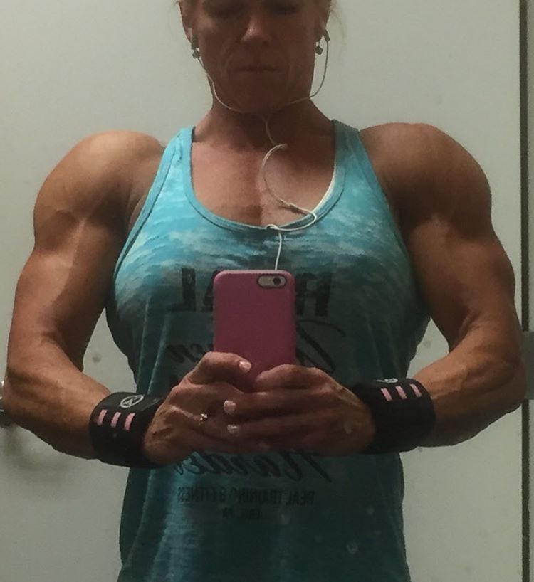 masterfbb's tweet image. Big mature muscles
47 years old lady
All posts about Amy here masterfbb.com/amy-bowen/