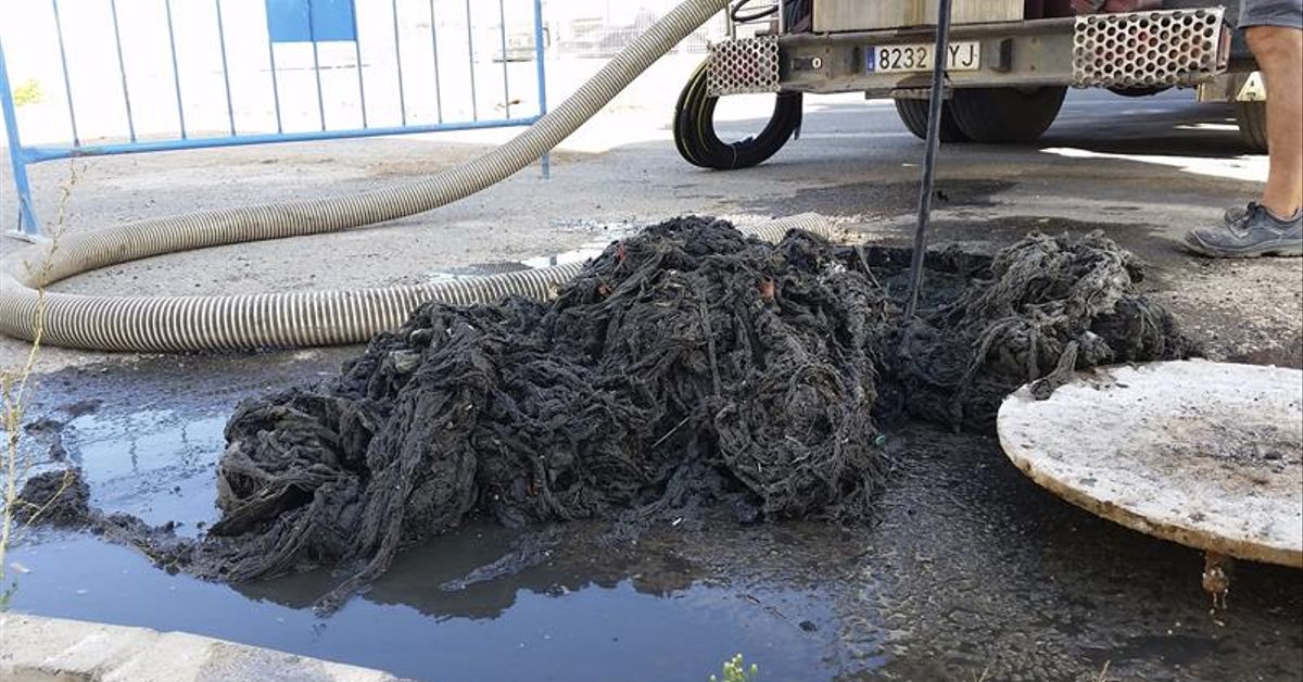 ¡Ni una1⃣, ni dos2⃣, ni tres3⃣! Tirar toallitas húmedas al inodoro colapsa el colector de aguas fecales. No se desintegran como el papel higiénico. 

Al inodoro sólo las tres "P"
✔Papel
✔Pipí
✔Popó

#MundoCívico #ProtegeElPlaneta