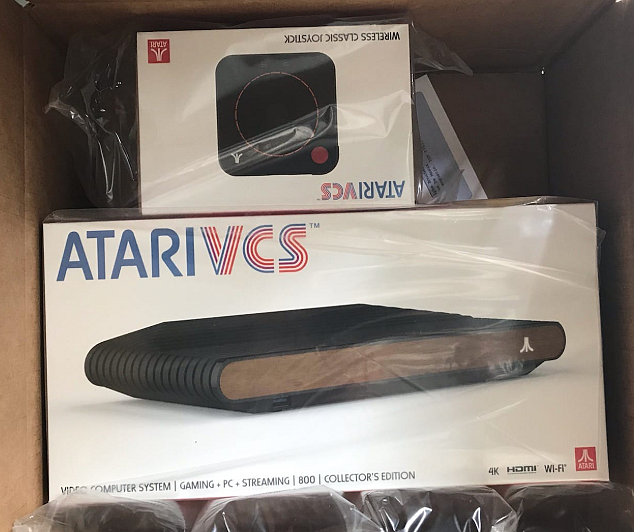 Older_Player's tweet photo. Enfin après tant d'attente ... toute neuve, toute belle. Y'a plus qu'à essayer ;-) #atarivcs https://t.co/AKJa5d4FaM