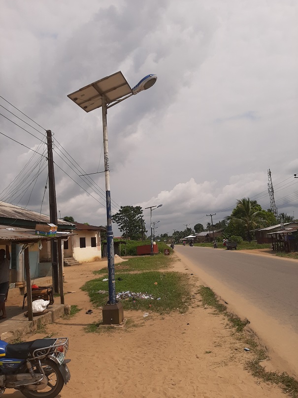 Contract of solar streetlight@Esit Eket LG, AkwaIbom awarded@₦245m was fully paid to Danas Contracting SuppliesPhysical count showed 64units were installed & 60units not provided which led to ₦93.8m overpaid to the contractorWe urge  @ICPC_PE to recover this #NigerDeltaMoney