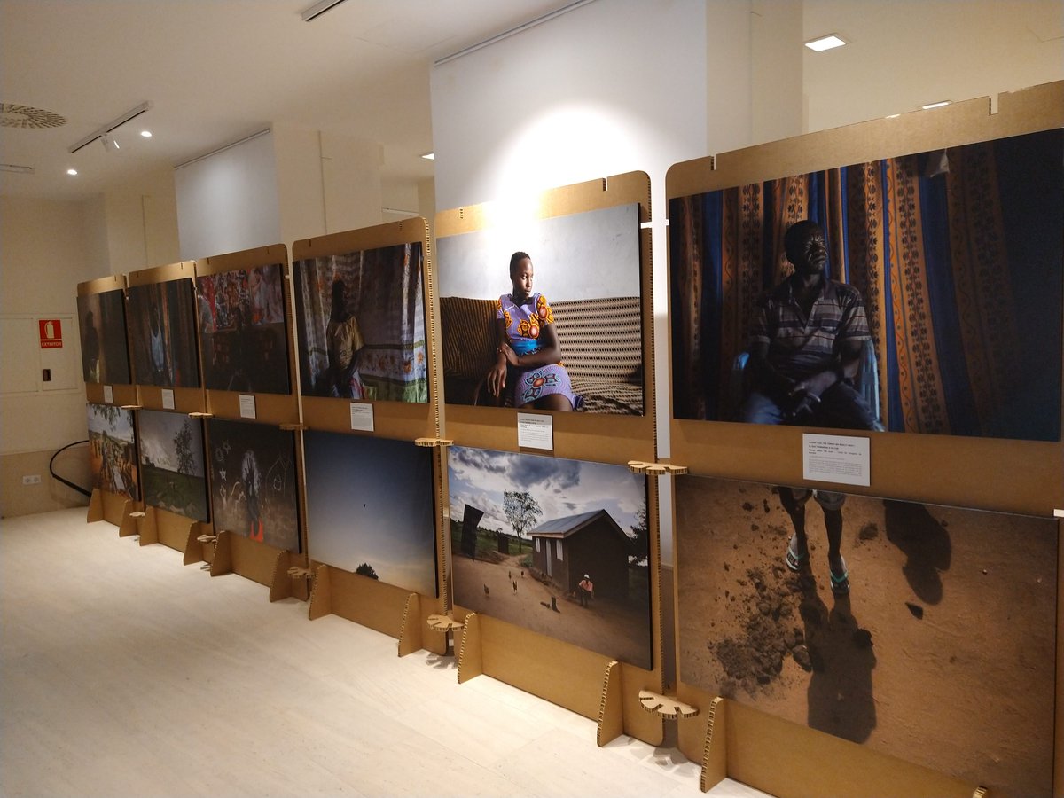 expomon's tweet photo. Itineramos y suministramos soportes expositivos para la Exposición “Sight by Side” 
La podréis visitar del 15 de diciembre al 7 de enero 2021 en el Arxiu del Regne de Mallorca
.
#africatrustfund #sightbyside #expokraft #expomon #museografia https://t.co/nz6kesMy7a
