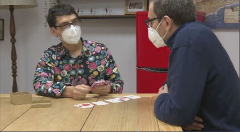 merygaliacho's tweet photo. En @AQHT_TVE nos ponemos jugones para saber el trabajo q hay detrás de la creación de los juegos de mesa♟️🎲🃏El sector vive su época dorada y busca q pasemos buenos ratos frente a una mesa Gracias a #Brazolinda @Chafaris_  @asociacionludo @DevirIberia @zacatrus 9,30h en @la2_tve https://t.co/7xjoc00VcS