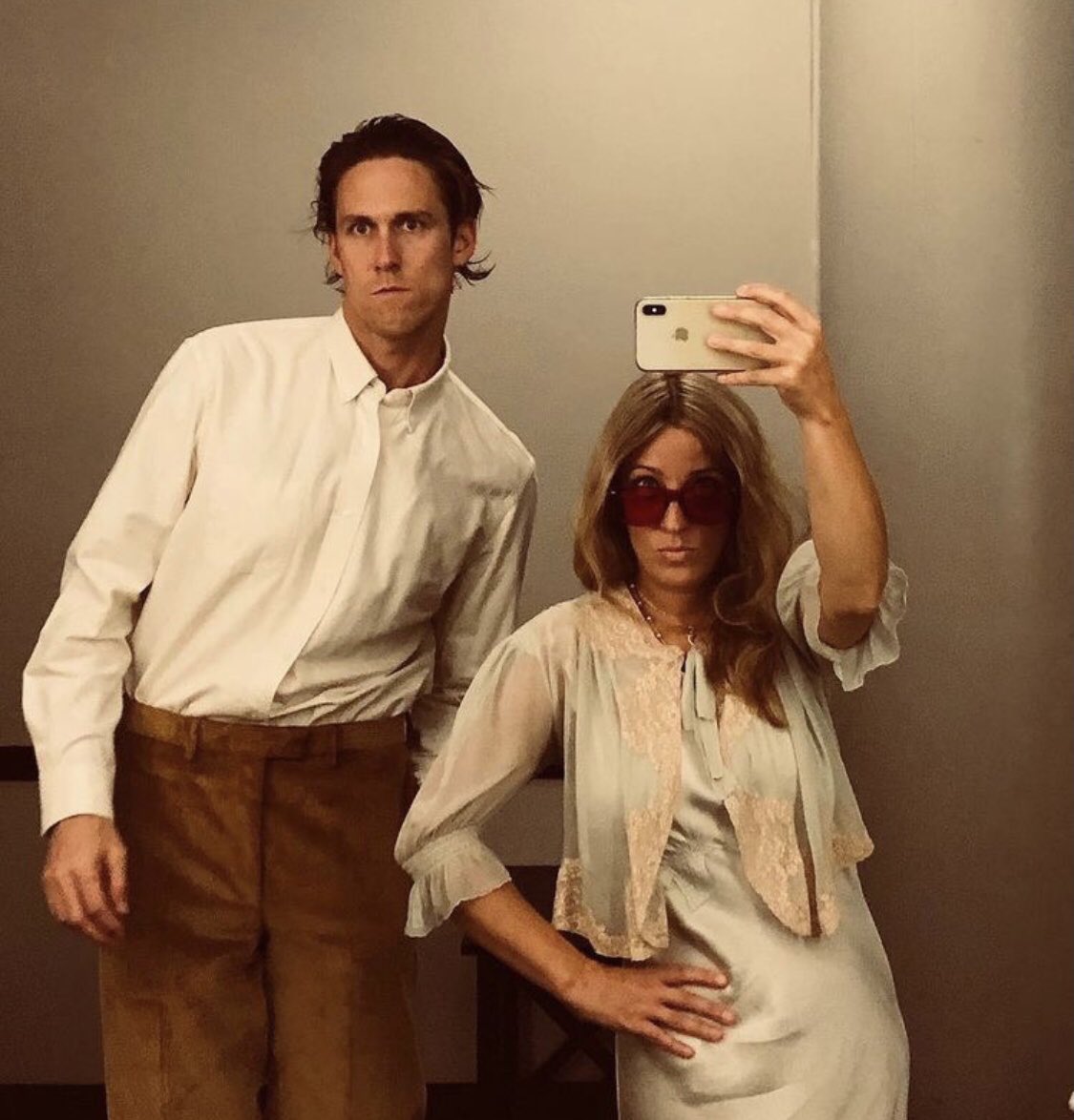 here isa is shown next to rob, known tall person