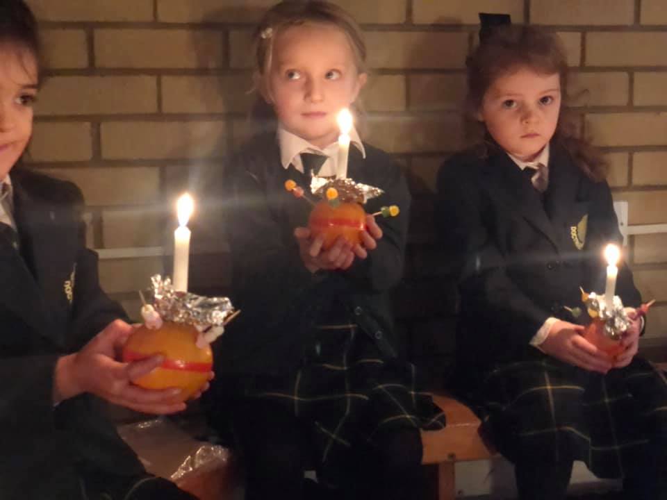 StJamesSchoolGY's tweet photo. CHRISTINGLE | Yesterday we held a very beautiful Christingle Service in our Markham Hall. #ChristmasatStJames #ChristingleService https://t.co/xurltFNZfU