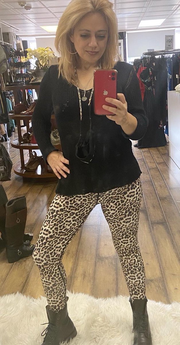 loradiakonov's tweet photo. I love to dance like a fool in my own store! Life is short so you might as well have fun!!!
😅😂🙈🤪
#Dance #havefun #lifeisshort #livelifelovelife #animalprint #dancelikeafool #fun https://t.co/LdO1W915DP