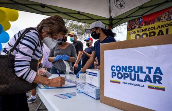 VPITV's tweet photo. #MonitorVE | Comité Organizador de la Consulta Popular emitió el segundo boletín  https://t.co/e2pzCkcC71 https://t.co/N26WmcqToF