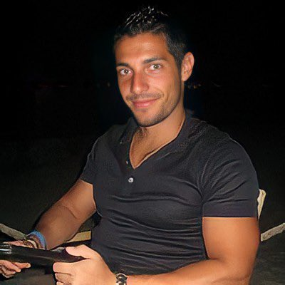 SpazioMilan's tweet photo. Geoffrey Moncada, capo scout del Milan, nos ha dejado una entrevista muy interesante en el Podcast Prolongation.

¿Cómo ha pasado el Milan de ser uno de los clubes más despilfarradores a mejorar su plantilla con más ingresos que gastos?

Dentro hilo 👇 https://t.co/adpUJWqxiQ