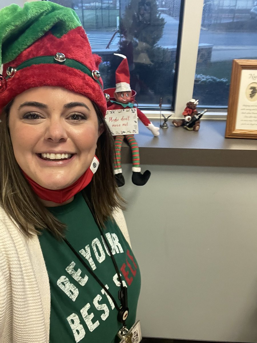 msgordonsclass's tweet photo. Thank you Lower School for a fun day! I found all the elves! #SelfieWithAnElfie @WoodwardAcademy https://t.co/HLNCQII3pz