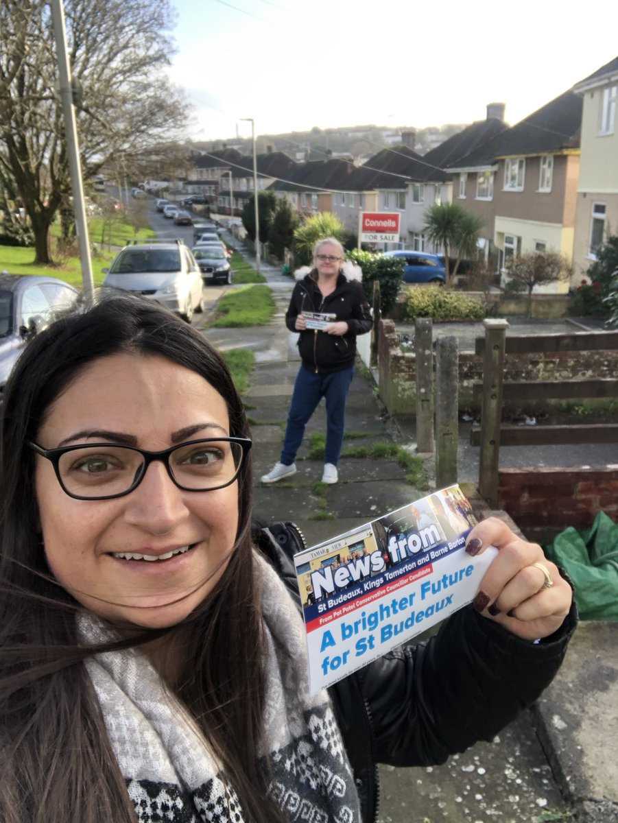 lorrainecox87's tweet photo. Out Delivering a few leaflets this morning for @PatPatel17 Legs felt the burn with all the stairs. #stbudeaux https://t.co/bKXVaFaDlg