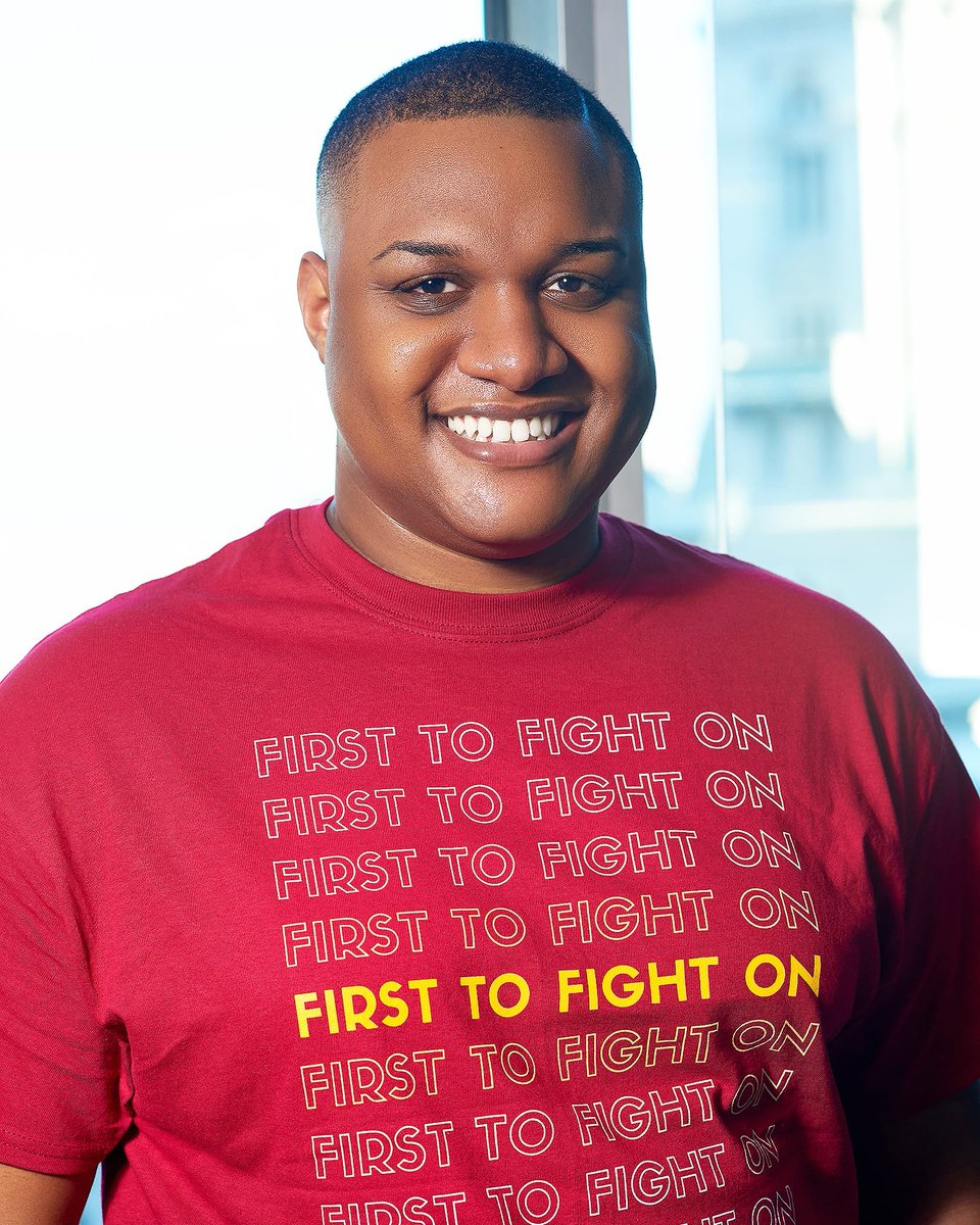 MrErnestOwens's tweet photo. I DID IT! I’ve officially completed grad school!
I can finally say that I’ll be graduating from @USCAnnenberg with a Masters in Communication Management.
I’ll be the first person in my immediate family to get an advanced degree. Proud right now. ❤️💛 #FightOn #FirstToFightOn https://t.co/4XyFX7lZI9