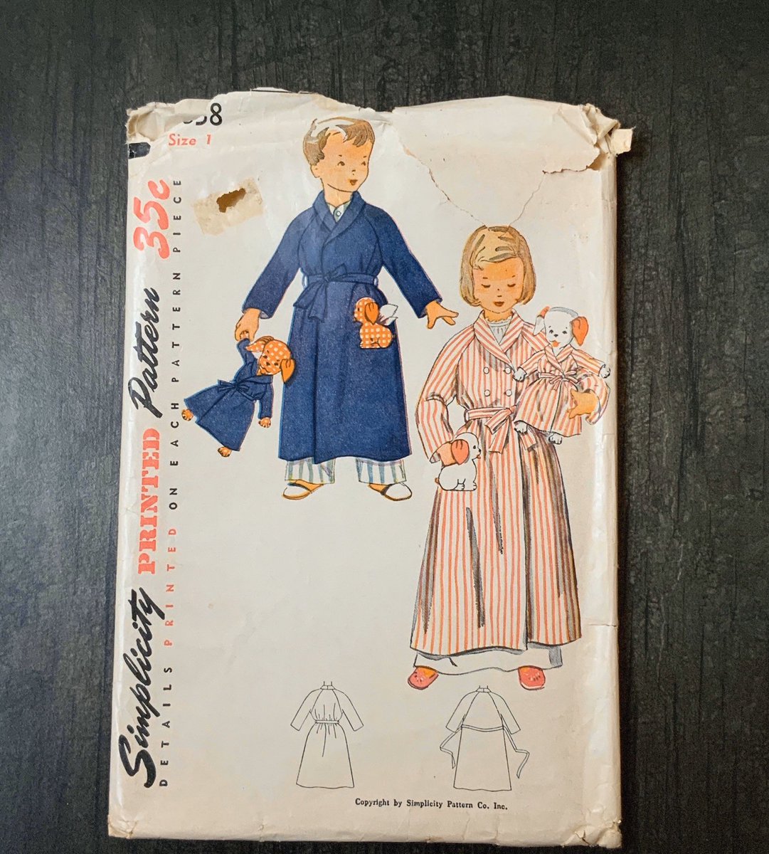 LadybugsTwo's tweet image. UNCUT, Vintage Simplicity 4058 Sewing Pattern, Boys Girls Long Robe, Doll Robe, Stuffed Puppy, Transfer, Size 1, 1950s #sewing #etsy #birthday #valentinesday #robepattern #junkjournal #bathrobepattern #stuffedpuppydog #dollrobe #size1 etsy.me/3afFfMn