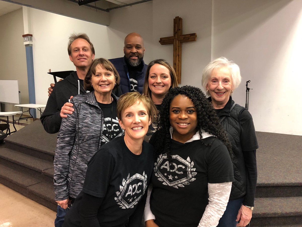 JulieHinaman's tweet photo. I ❤️ being a mentor with the @CyHopeTX AOC program! Your support ensures we can reach out to even more students. We start meeting w/ kids in 9th grade and continue through graduation 🎓
https://t.co/h7X4ZWwow6 #HopeIsNotCancelled https://t.co/x9LfFBFehq