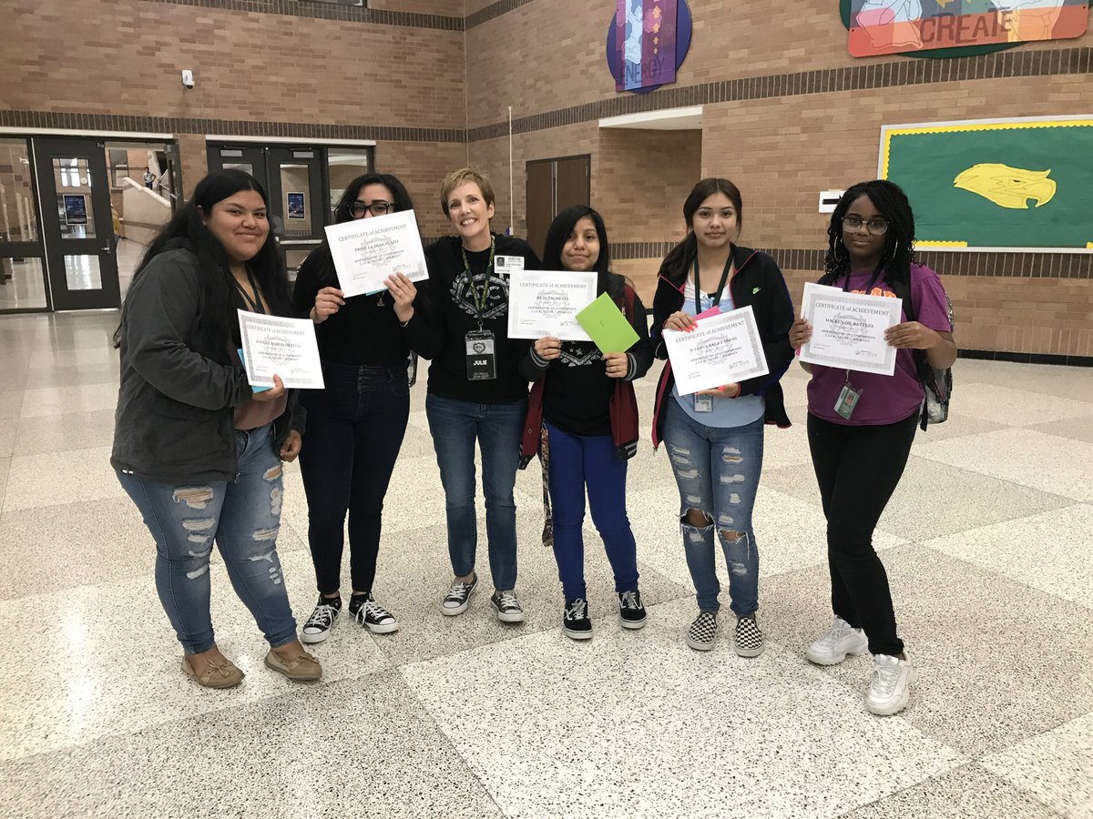 JulieHinaman's tweet photo. I ❤️ being a mentor with the @CyHopeTX AOC program! Your support ensures we can reach out to even more students. We start meeting w/ kids in 9th grade and continue through graduation 🎓
https://t.co/h7X4ZWwow6 #HopeIsNotCancelled https://t.co/x9LfFBFehq