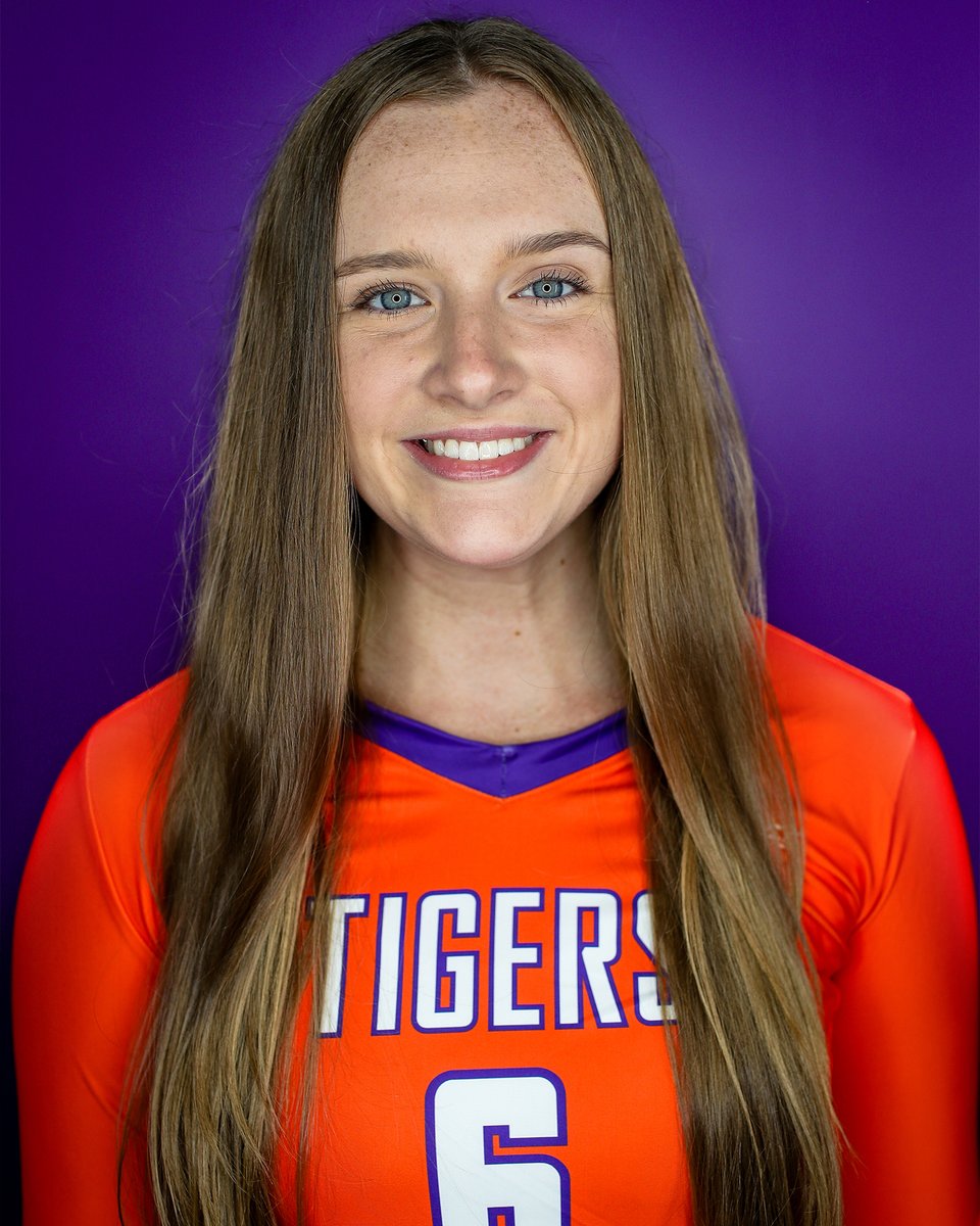 ClemsonVB's tweet photo. 🎓🥳 Congratulations on graduating today Alyssa, Jori, &amp; Guz! We are SO PROUD of you!!⁣

#ClemsonVB🏐 #ClemsonFamily🧡💜 https://t.co/068Ep1tKjK