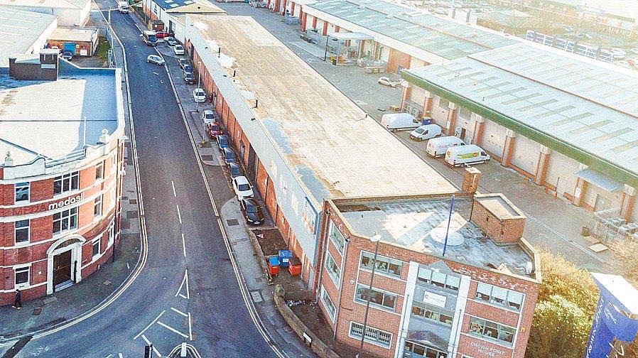 Selector tweet media