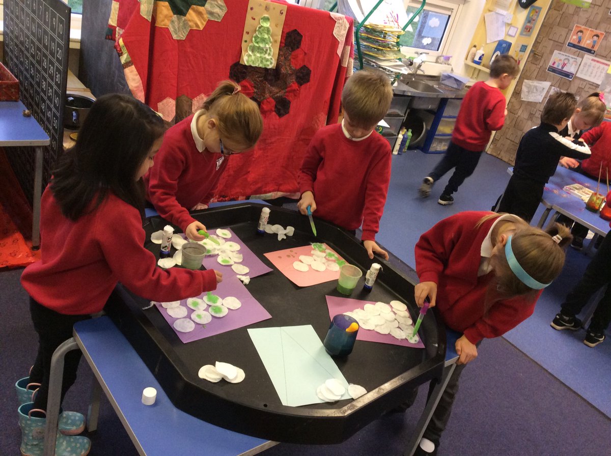 GiraudMrs's tweet photo. Here are some behind the scene photographs of our Christmas preparations. We made salt dough decorations, paint drop Christmas trees, massively long paper chains and pictures of the main man, Santa! @BrambleBraeSch https://t.co/n6jGTgwmfw