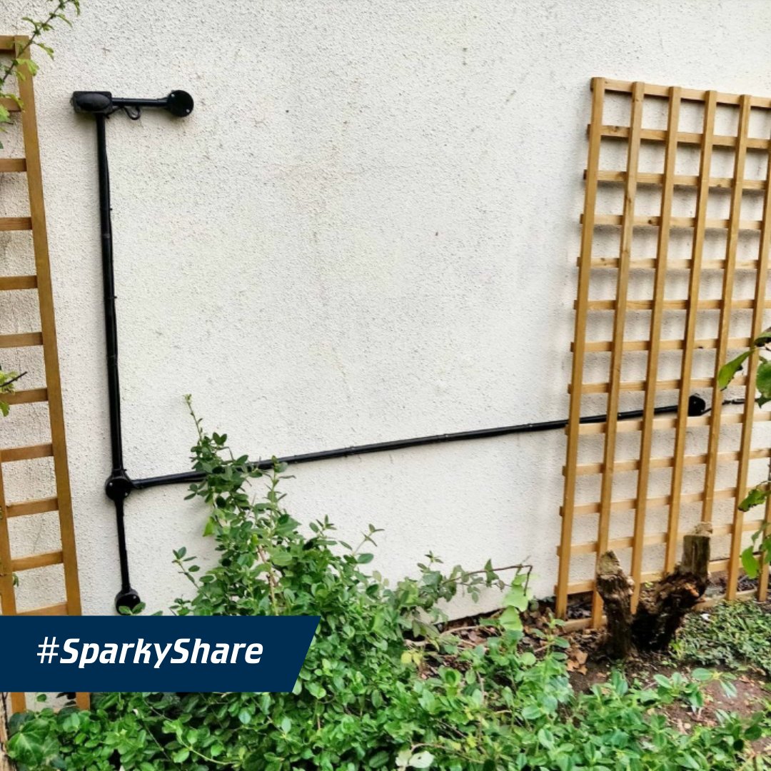 LINIANFireClip's tweet photo. Shout out to James @ EveryDay Electrical (https://t.co/jHDRPpHJV6) for this great install picture of our SuperClips used to fix outdoor conduit.
Check out how NEAT it looks!
#SuperClip #FasterSaferSimpler #SparkyShare https://t.co/OT7CgTTjFf