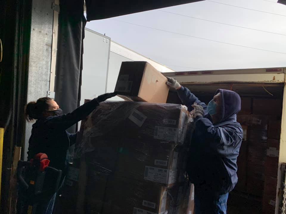 Today <a href="/MoSEMA_/">Missouri State Emergency Management Agency</a> Logistics Manager Cheryl Garner helped load up more cloth masks for <a href="/rockwoodschools/">Rockwood School Dist</a> &amp; <a href="/ParkwaySchools/">Parkway Schools</a>. The third distribution to school districts started last week. In total, more than 8.6 million cloth masks have been provided for Missouri students &amp; staff.