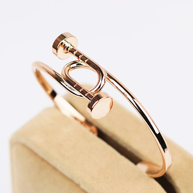 Feelegancecom's tweet photo. 🍂 Own the most stylish bracelets.
💎 Product Name : Stylish Bracelet.
🛍️ Start shopping now !
🌍 Free shipping to all over the world !
👆🏻Link in bio !

#bracelet #braceletlover #braceletoftheday #braceletshop #braceletsforwomen #handmadejewelry #womanjewelry #braceletstyle #gold https://t.co/dwZsUgkRjM