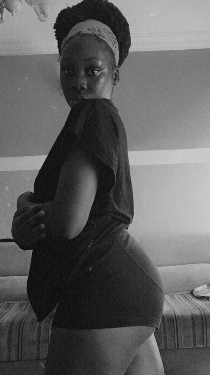amalovlieee's tweet photo. B/w🙈🖤 https://t.co/KwcqlOyqL2