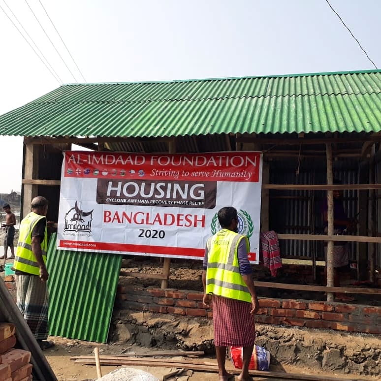 Alimdaad's tweet photo. Construction of shelter homes for families affected by Cyclone Amphan in Bangladesh continues with new structures coming up in Satkhira and in Koyra in the Khulna District.

#alimdaad #international #bangladesh #housing #shelter #cycloneamphanrelief #strivingtoservehumanity https://t.co/DmKHFiG8u6