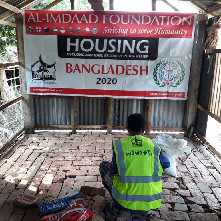 Alimdaad's tweet photo. Construction of shelter homes for families affected by Cyclone Amphan in Bangladesh continues with new structures coming up in Satkhira and in Koyra in the Khulna District.

#alimdaad #international #bangladesh #housing #shelter #cycloneamphanrelief #strivingtoservehumanity https://t.co/DmKHFiG8u6
