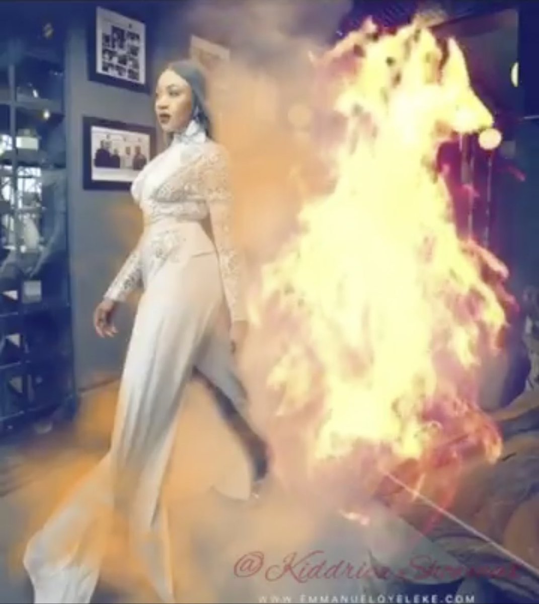 Mmamandyy's tweet photo. @SPARNigeria Run her cheque quickly let her use her Star power to #SparStrong your products for you. No time
#EricaXKukusHairAd https://t.co/BykgLowqn6