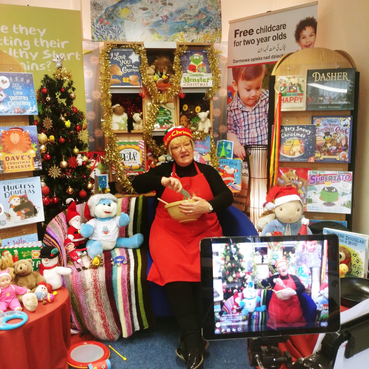 SoTCityCouncil's tweet photo. ๐
๐Fancy a festive story? @SoTLibraries have Christmas book bundles for families to borrow via #ClickCallCollect ๐๐. Call your library for details. Librarians are also running online festive story times+more at https://t.co/FXc4ZTARcS . ๐https://t.co/Y5thgvt9wf
#MyStokeStory https://t.co/vPndUpSVnj