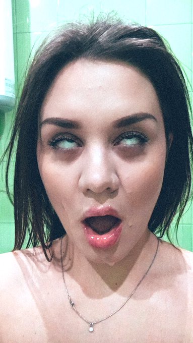 I&rsquo;m online again on @chaturbate 📸 https://t.co/kwx9j7ztyj see y&rsquo;all there, sweeties 💗💕 #chaturbate https://t<a class="tags" href="/tag/chaturbate">@chaturbate</a><a href="/tag/chaturbate"class="tags"><span>#chaturbate</span></a>