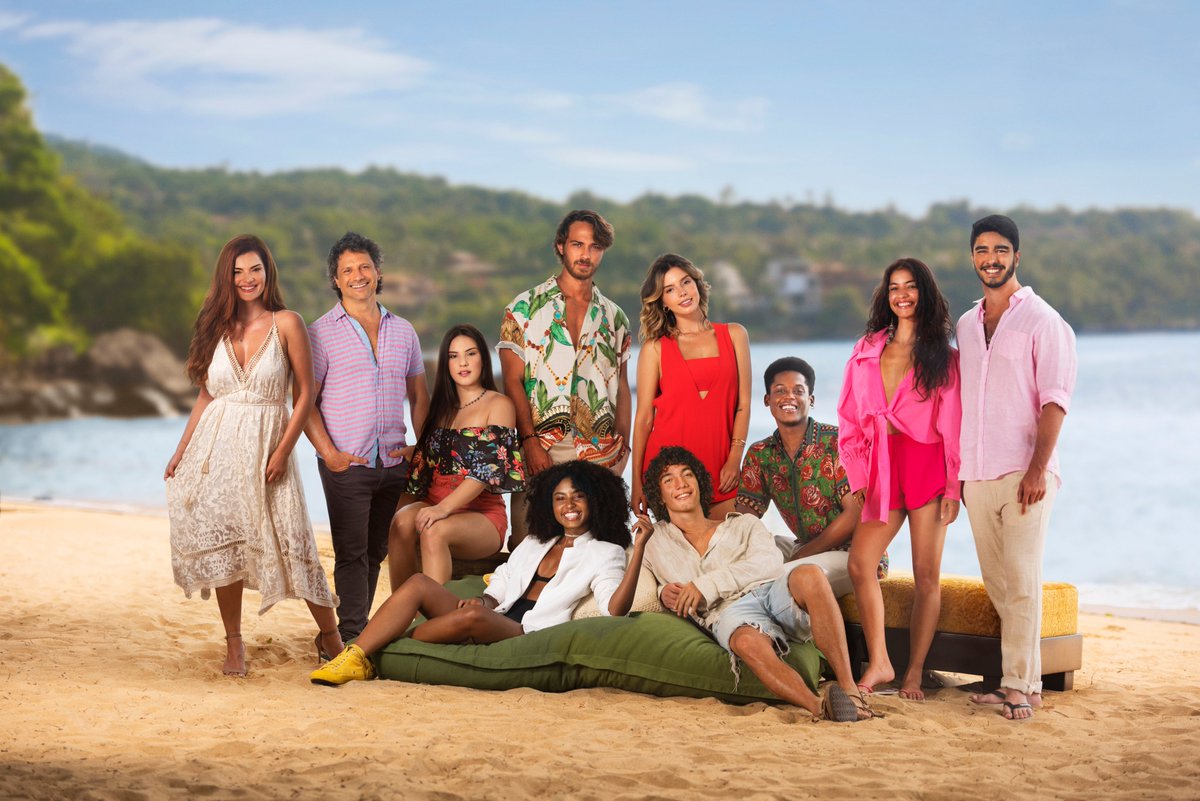 NetflixBrasil's tweet image. Vim só deixar um gostinho da minha nova série brasileira, Temporada de Verão. O cenário é um resort de luxo numa ilha paradisíaca, e é com a Giovanna Lancellotti, a Gabz, o Jorge López, o André Luiz Frambach, a Cynthia Senek e muita gente incrível ☀ 📷: Daniel Chiacos/Netflix