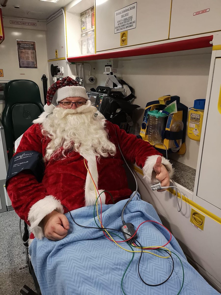 PebblesFiona's tweet photo. Santy got his check up in @AthloneNAS last night! Covid test was negative. All set to go next week! 😂 https://t.co/AWXNYDnFun