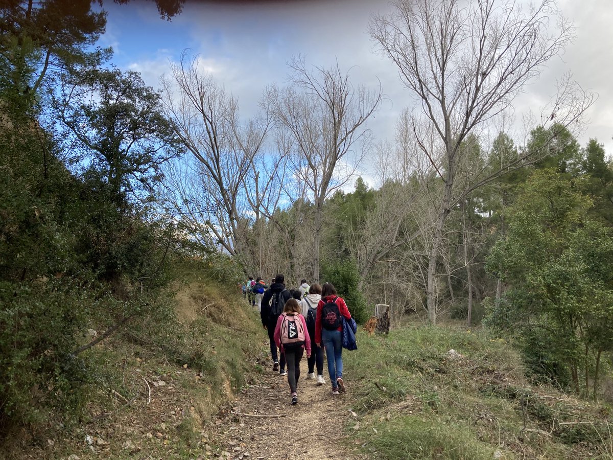 Ja teníem ganes de passar un matí a l’aire lliure 😍
Dia de ruta per diferents paratges d’Ontinyent amb els alumnes de 6️⃣ 
#SomEmocions
#Ontinyent