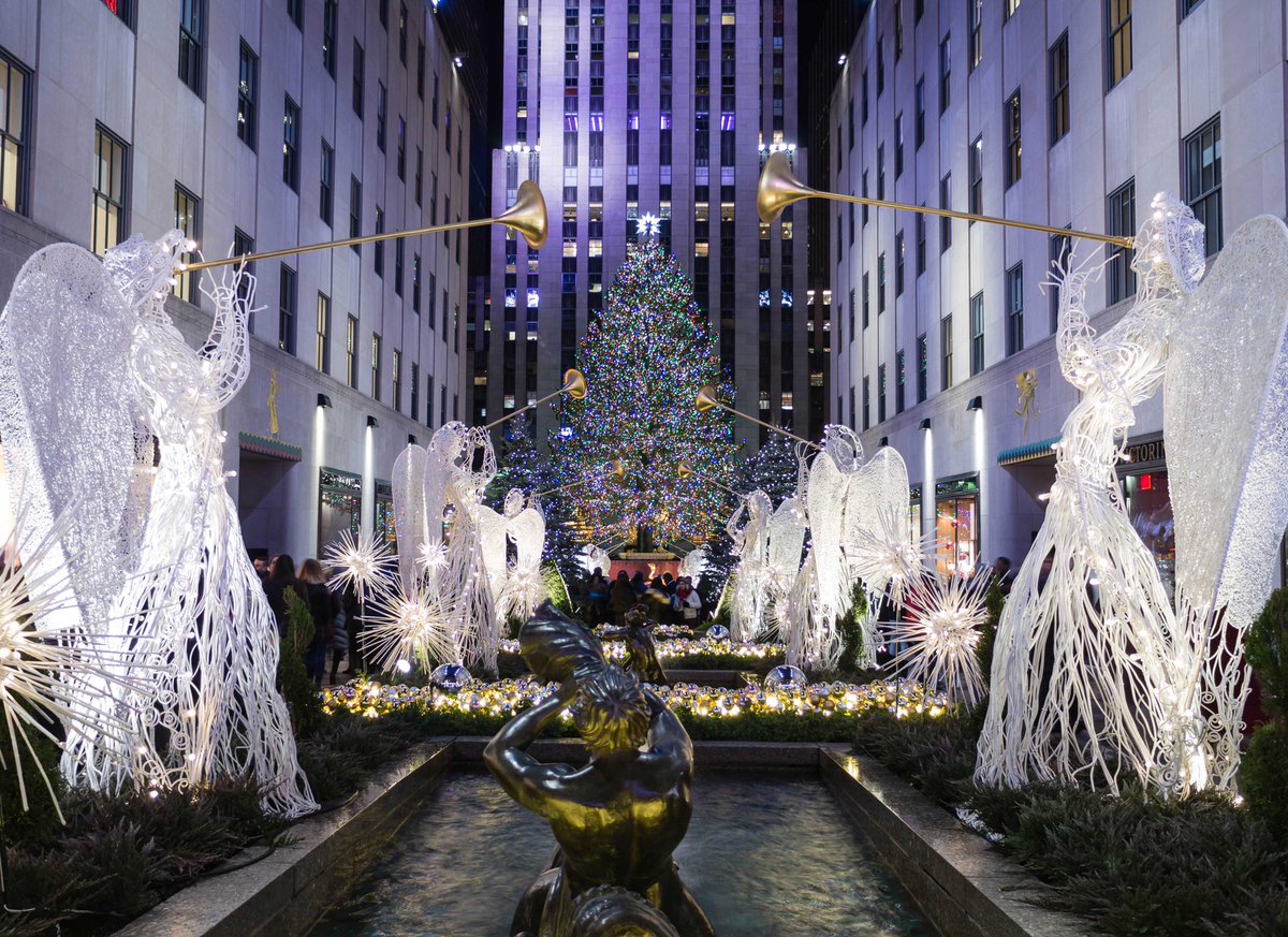 jodesangel's tweet photo. i want to spend a christmas in new york https://t.co/04SpZafvRV
