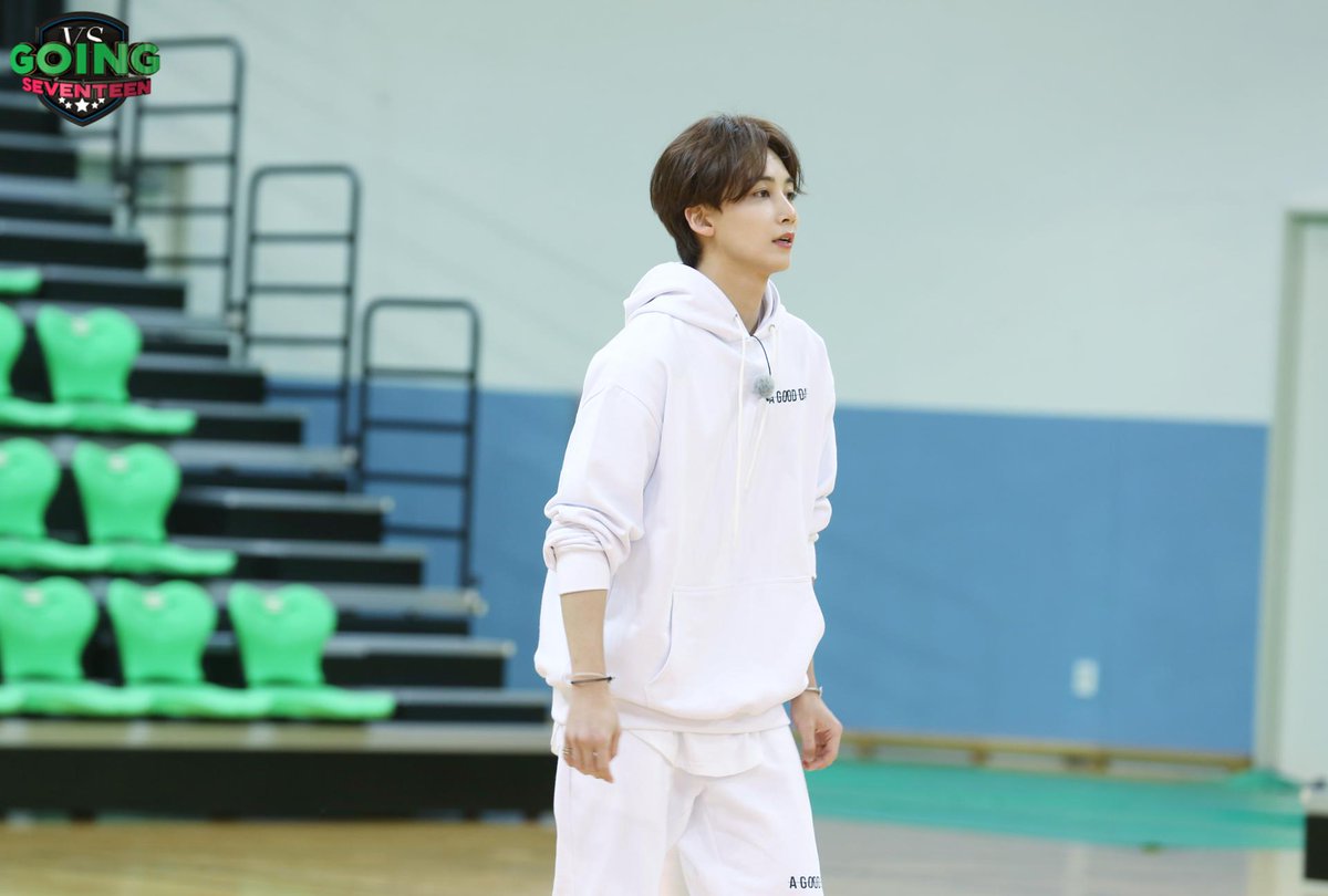 verhanzone's tweet photo. Going Seventeen : BEHIND
#2HAN #정한 #버논 @pledis_17 https://t.co/Wamwzu4L2M