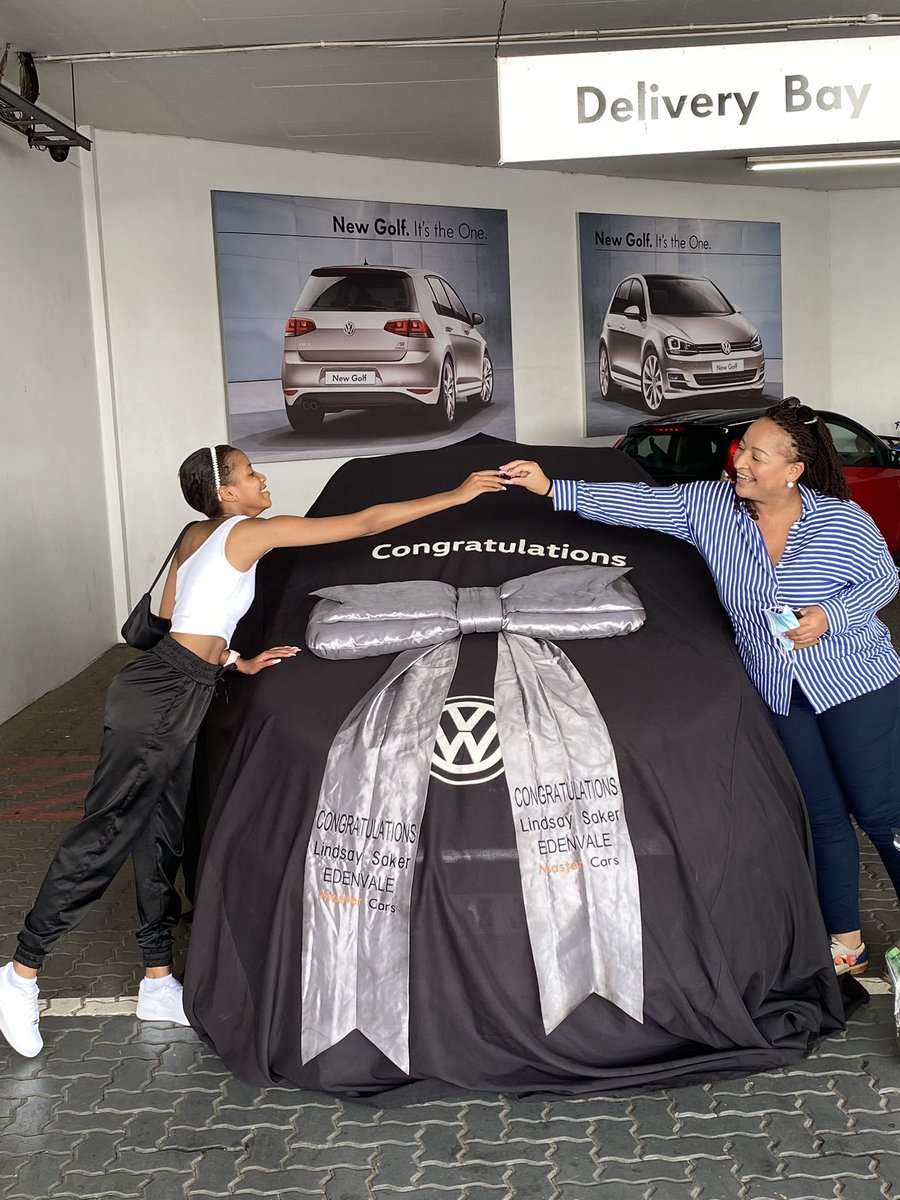 ChumaMaq's tweet image. GUYS MY MOM BOUGHT ME A CAR FOR MY BIRTHDAY 😭❤️❤️
I’M CRYING 😭😭