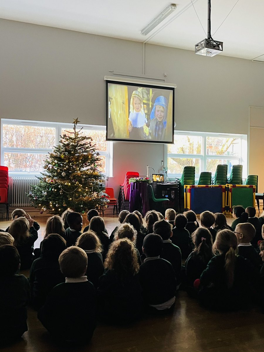 EyfsSsas's tweet photo. The premier of ‘The Nativity’. Coming soon to a screen near you 🎄🎄 https://t.co/gSu9NcMowm