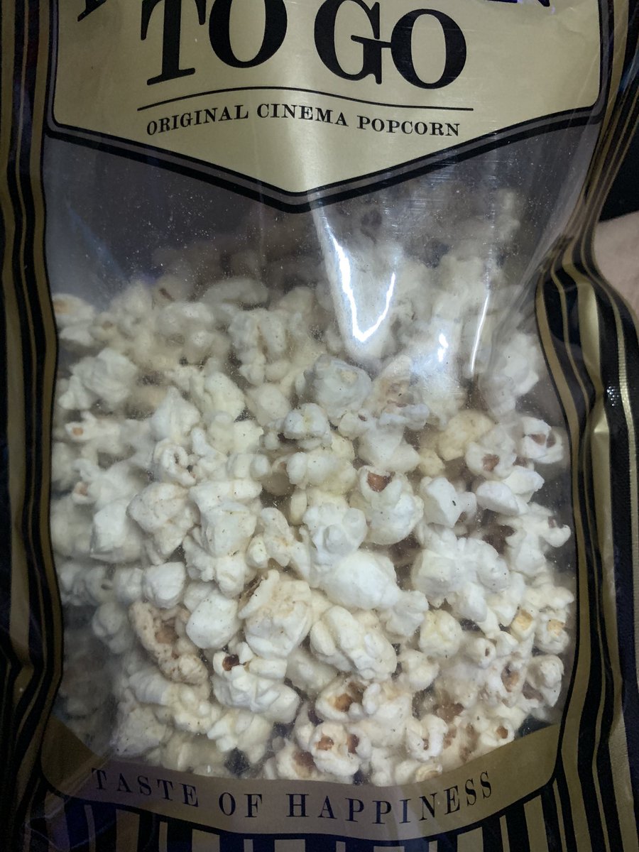 ข้าวกิน 3 คำ นอกนั้นอุทิศให้กับ popcorn จาก major ถุงละ 160 กินคนเดียวเกือบหมดถุงแล้ว 😅😅😅 #เป๊กผลิตโชค #PeckPaLitChoke