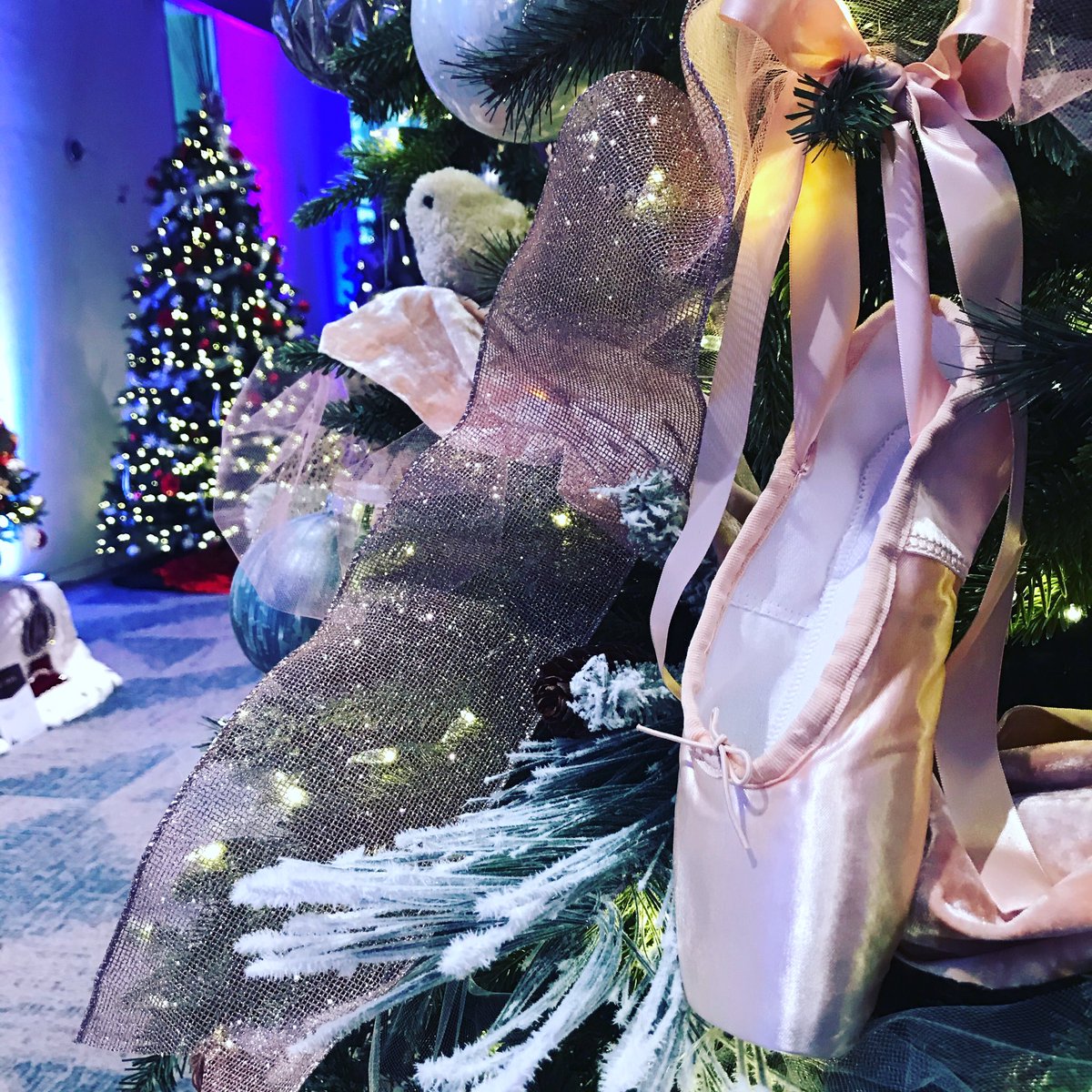 TsteNaples's tweet photo. Don’t miss the Trees &amp; Teas Festival @NaplesPlayers now thru Saturday! 🎄🍵 #spiceandteanaples https://t.co/LThpuqGKzB