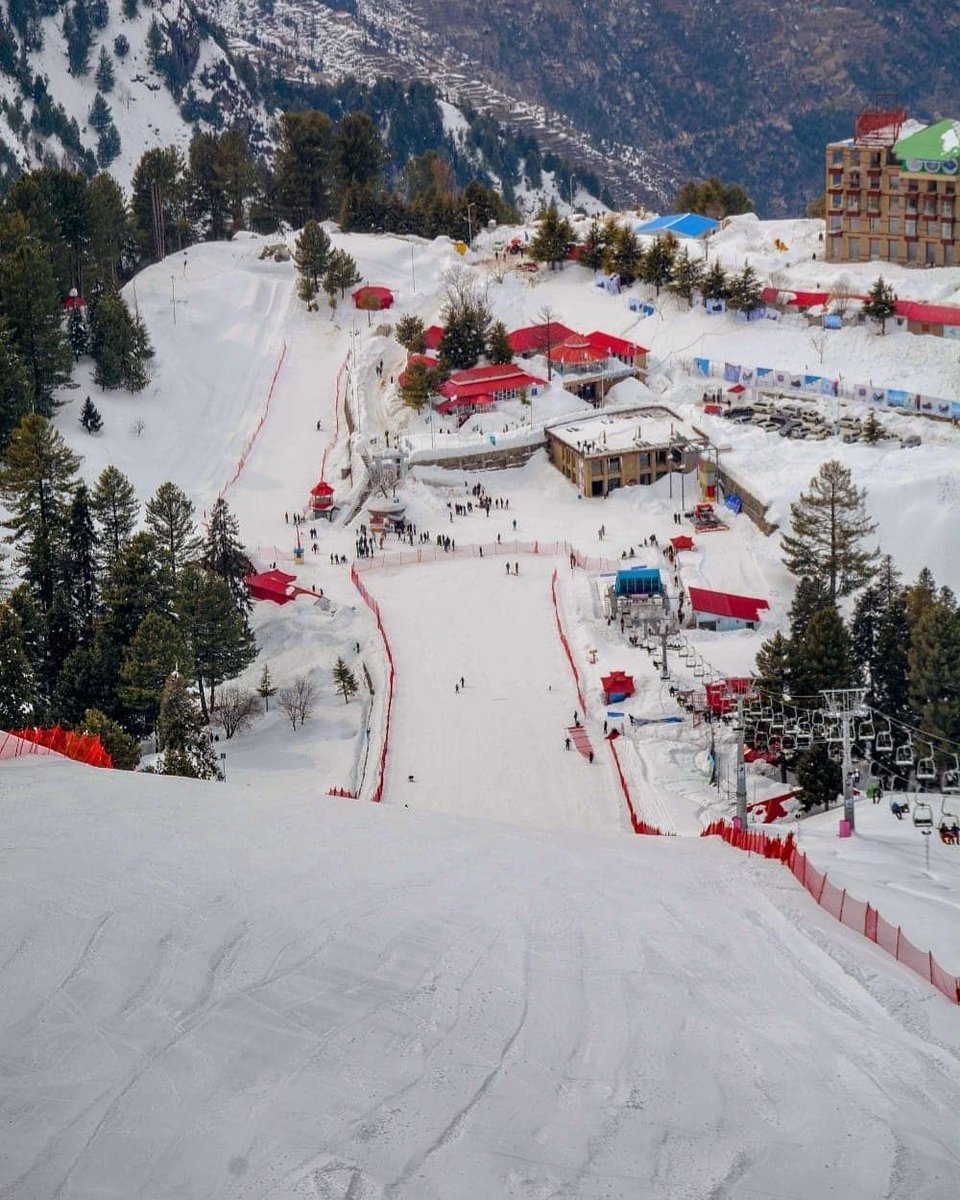 PakinFrance's tweet photo. Beautiful view of Malam Jabba, Swat 🇵🇰
#BeautifulPakistan https://t.co/A23iTsHcYE