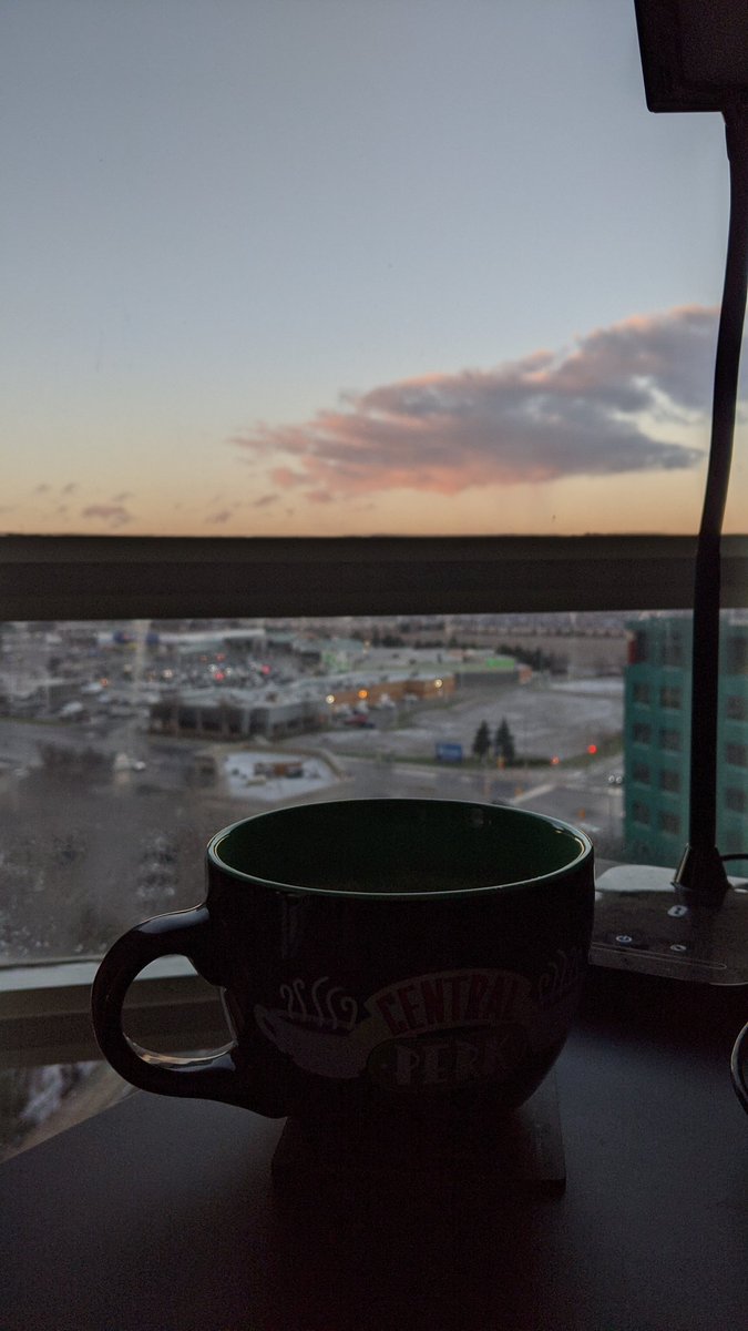subranu's tweet photo. Coffee is my favourite morning pick me up 🥰

#coffee #coffeelover #friendstvshow #friendsmug #centralperk #sunset #mississauga #toronto #googlepixel #mademygoogle #shotonpixel #pixelshot #morning https://t.co/rGDp6UuJDb