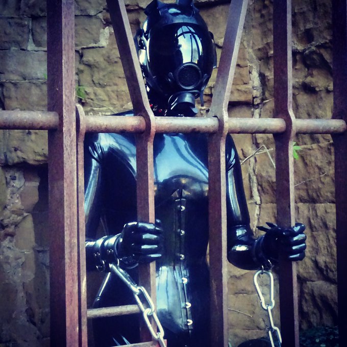 Locked back up after completing my tasks. #latex #latexinpublic #latexhood #latexhoods #latexcatsuit<a href="/tag/latex"class="tags">#latex</a><a href="/tag/rubber"class="tags"><span>#rubber</span></a><a href="/tag/heavyrubber"class="tags"><span>#heavyrubber</span></a><a href="/tag/rubberfetish"class="tags"><span>#rubberfetish</span></a><a href="/tag/latexcatsuit"class="tags"><span>#latexcatsuit</span></a>